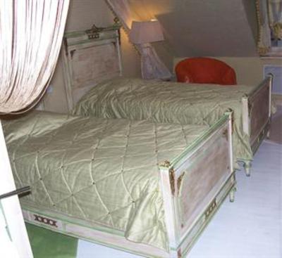 фото отеля Le Jardin Des Fables Guest House Chateau-Thierry