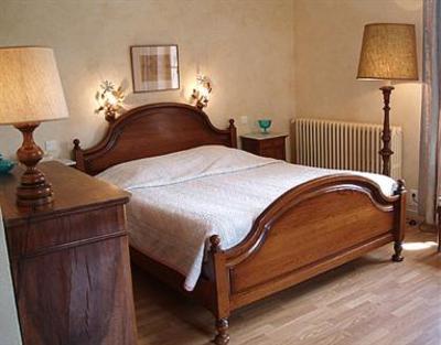 фото отеля Hotel Les Hospitaliers Le Poet-Laval