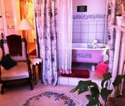фото отеля Brass Pineapple Bed & Breakfast