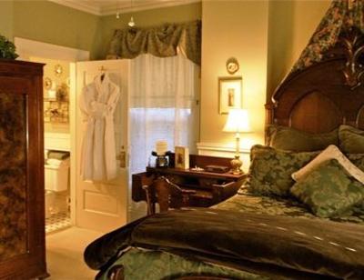 фото отеля Brass Pineapple Bed & Breakfast