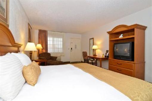 фото отеля Best Western Naval Station Inn