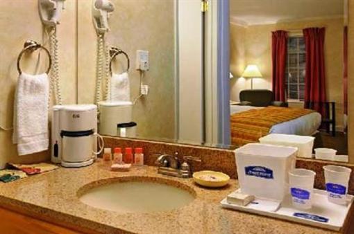 фото отеля Howard Johnson Burlington