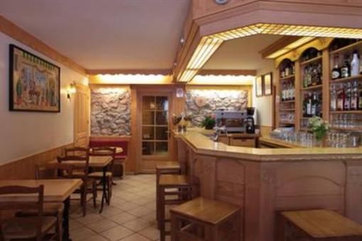 фото отеля Hotel L'Hermitage Thones