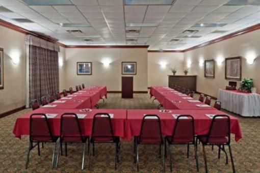 фото отеля Holiday Inn Express Fort Campbell Oak Grove