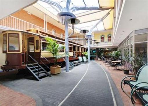 фото отеля Quality Hotel Dickson Canberra