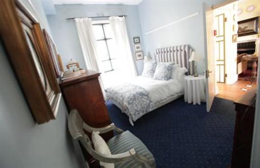фото отеля 17 on Loader Guest House