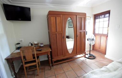 фото отеля 17 on Loader Guest House