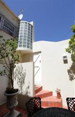 фото отеля 17 on Loader Guest House
