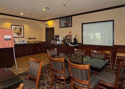 фото отеля Comfort Suites Airport North