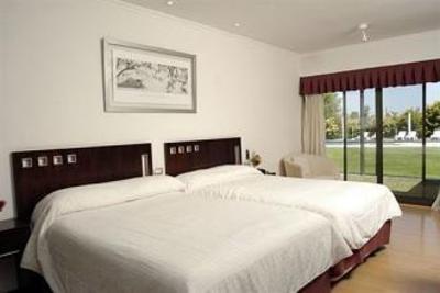 фото отеля Dazzler Camberland Hotel Pilar