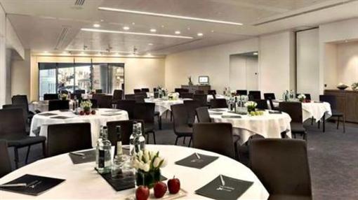 фото отеля DoubleTree by Hilton Hotel London -Tower of London