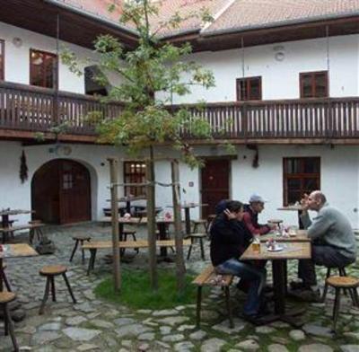 фото отеля Travellers Hostel Znojmo