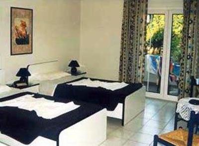 фото отеля Aris Apartments Platanias