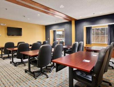 фото отеля Microtel Inn & Suites Keyser