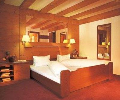 фото отеля Hotel Des Alpes Samanaun