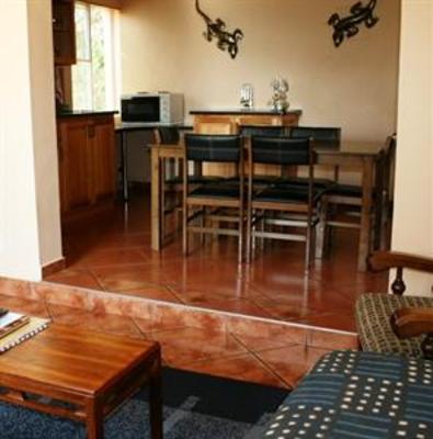 фото отеля Selati 103 Guest Cottages