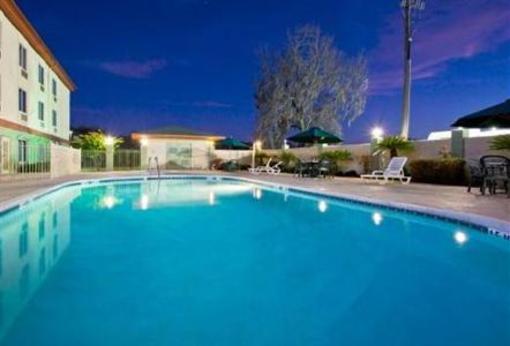 фото отеля Holiday Inn Express Hotel & Suites Live Oak