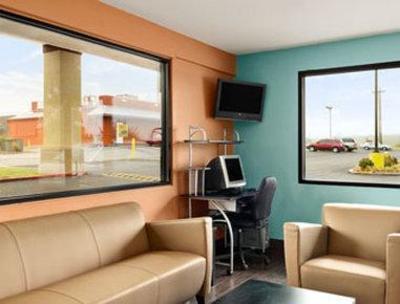 фото отеля Super 8 Motel West Tulsa