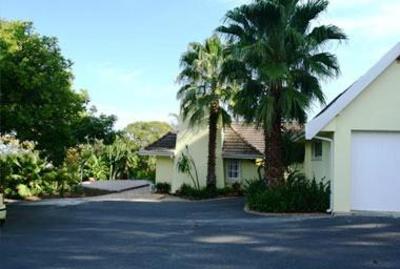 фото отеля Firmount Lodge Guest House Somerset West