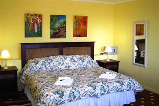фото отеля Firmount Lodge Guest House Somerset West