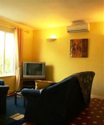 фото отеля Firmount Lodge Guest House Somerset West