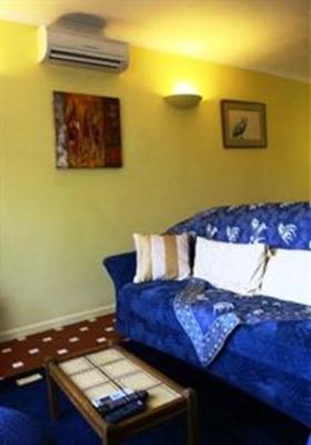 фото отеля Firmount Lodge Guest House Somerset West