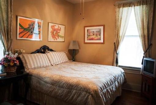 фото отеля Arbor House Suites Bed and Breakfast
