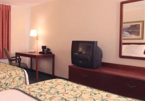 фото отеля Fairfield Inn Louisville North