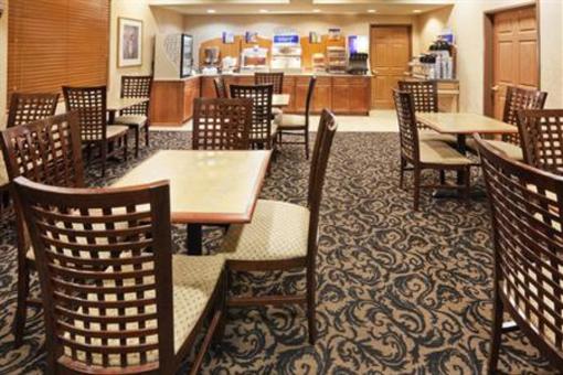 фото отеля Holiday Inn Express Owasso