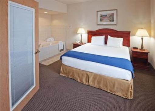 фото отеля Holiday Inn Express Owasso