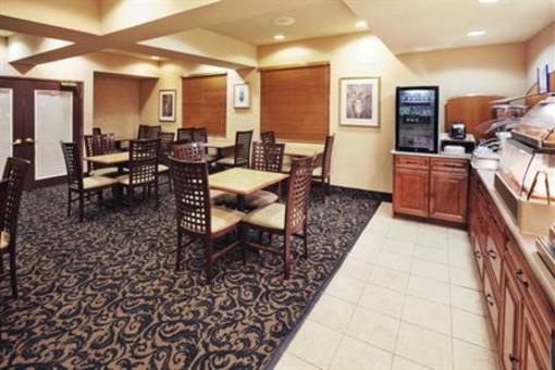 фото отеля Holiday Inn Express Owasso
