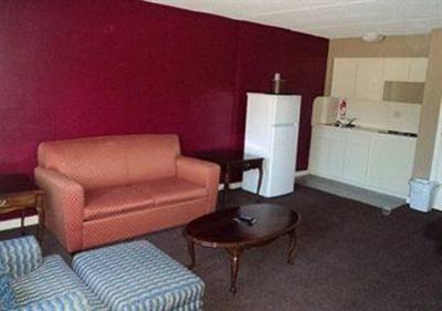 фото отеля Econo Lodge Inn & Suites Groton