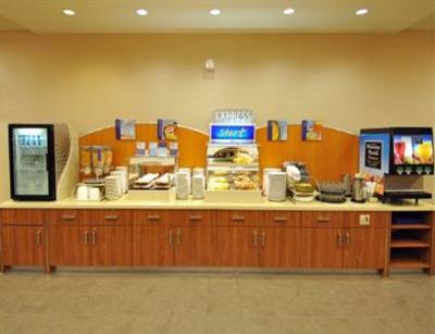 фото отеля Holiday Inn Express Hotel & Suites Southwest Vaughan