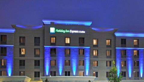 фото отеля Holiday Inn Express Hotel & Suites Southwest Vaughan