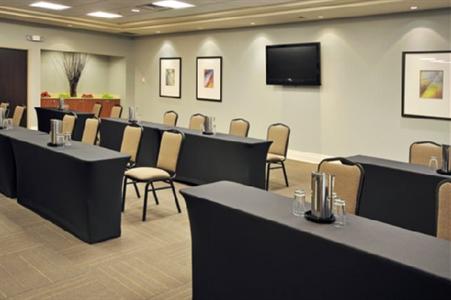 фото отеля Holiday Inn Express Hotel & Suites Southwest Vaughan