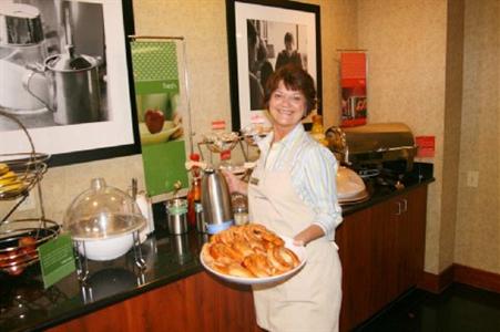 фото отеля Hampton Inn Columbus/Delaware