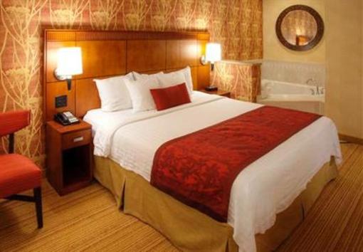 фото отеля Courtyard by Marriott Danbury