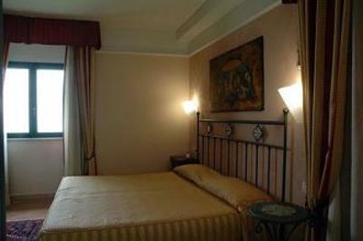 фото отеля Emmaus - Albergo del bosco