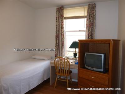 фото отеля Kelowna Okanagan Lake Hostel B & B