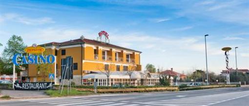 фото отеля Hotel Zephyr - Plovanija