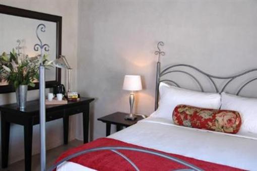 фото отеля Jemima's Hospitality Bunker on Bailie Guest Lodge East London