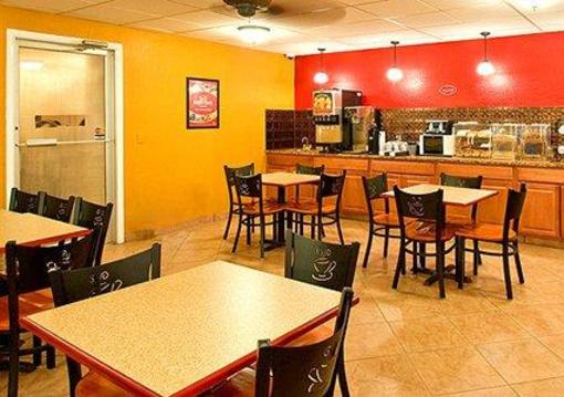 фото отеля Econo Lodge Inn & Suites Walnut