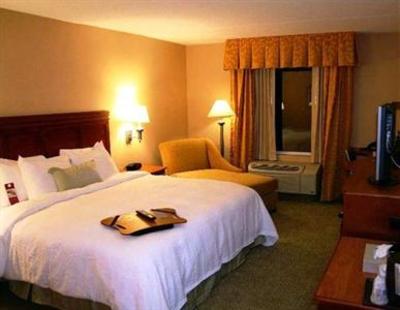 фото отеля Hampton Inn & Suites Poughkeepsie