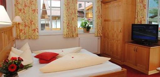 фото отеля Garni Sonnenhof Apparthotel Mayrhofen