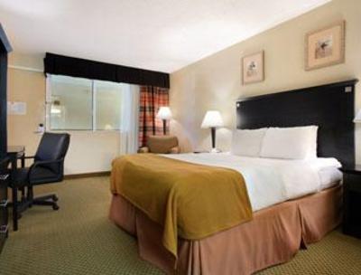 фото отеля Days Inn And Suites Airport Moline