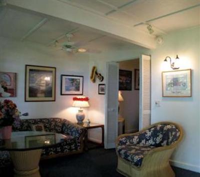 фото отеля Makai Inn Lahaina