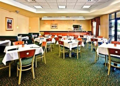 фото отеля Holiday Inn Hattiesburg