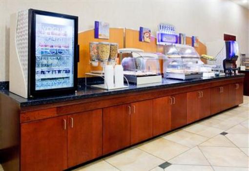 фото отеля Holiday Inn Express Charlotte-Arrowood