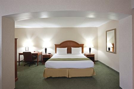 фото отеля Holiday Inn Express Hotel & Suites Hartford