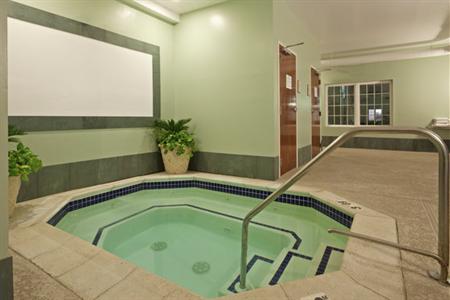 фото отеля Holiday Inn Express Hotel & Suites Hartford